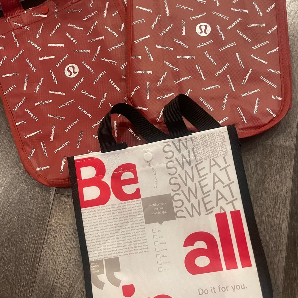 Lululemon Shopping bags